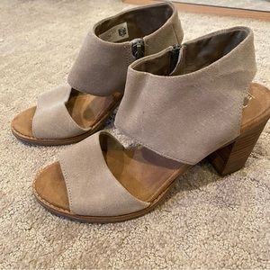 Toms Heels
